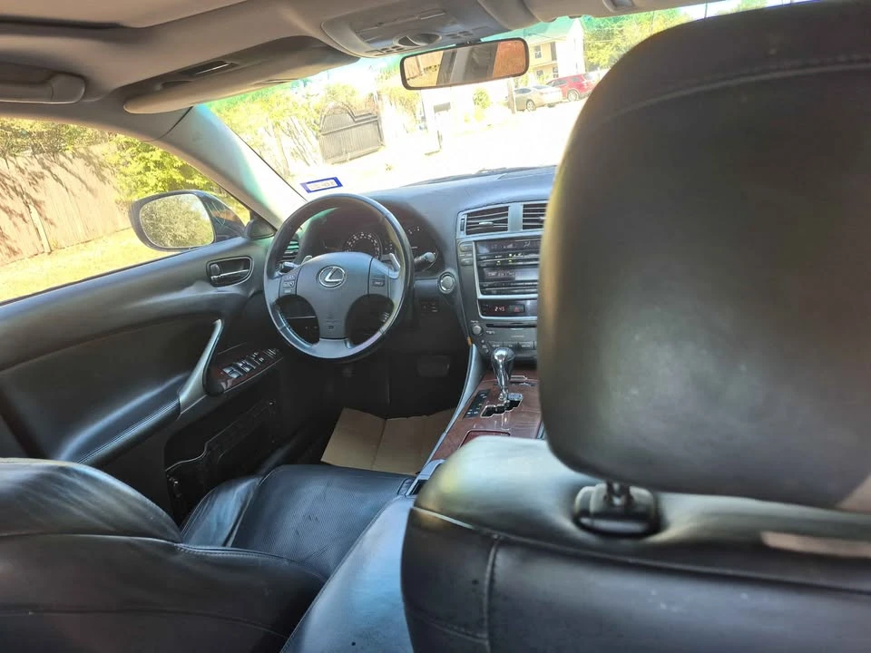 2010 Lexus IS 2nd Gen - Image 4 of 9