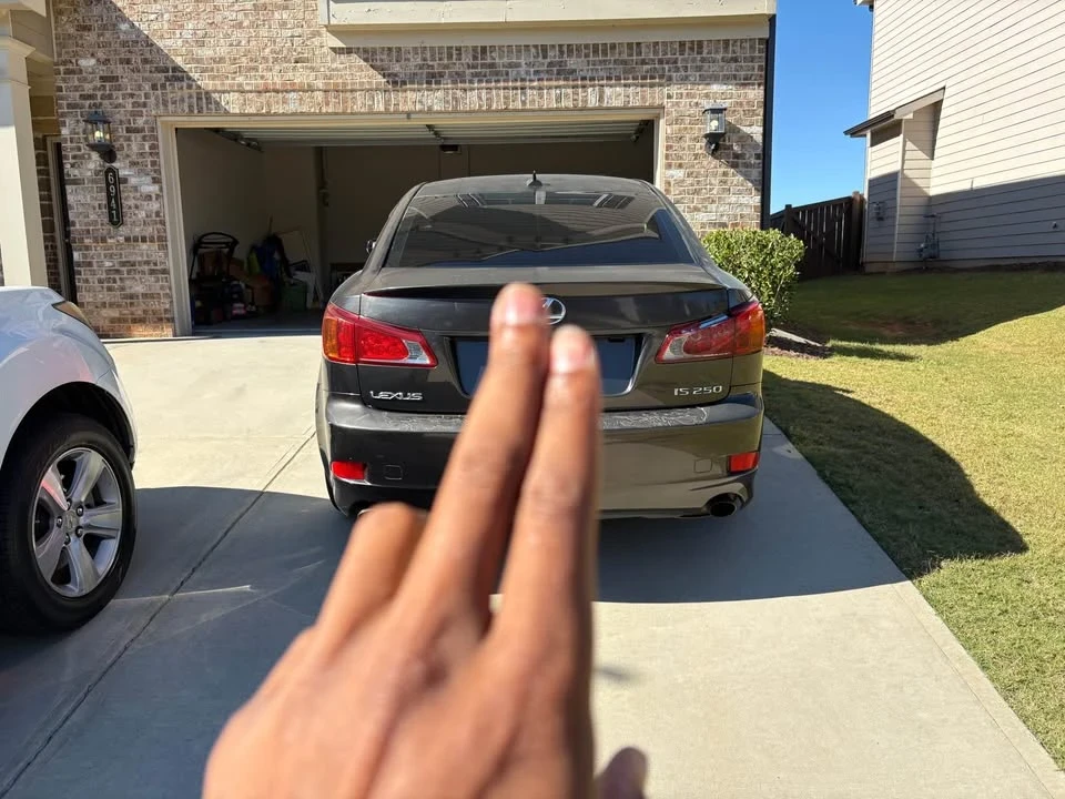 2010 Lexus IS 2nd Gen - Image 5 of 8