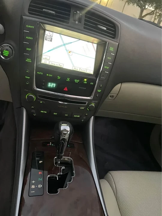 2010 Lexus IS 2nd Gen - Image 11 of 17