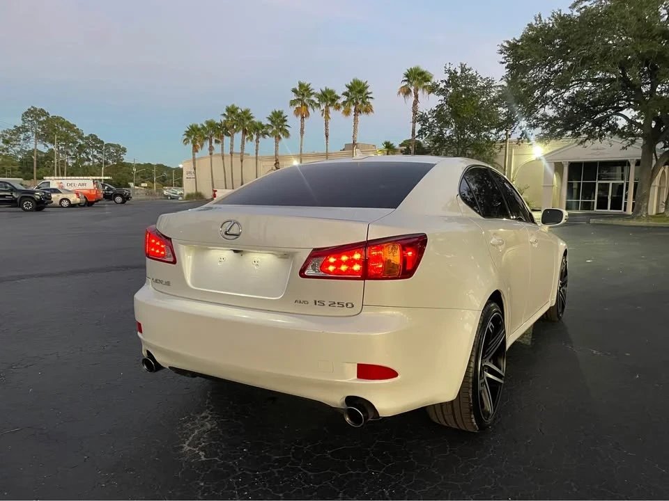 2010 Lexus IS 2nd Gen - Image 8 of 17