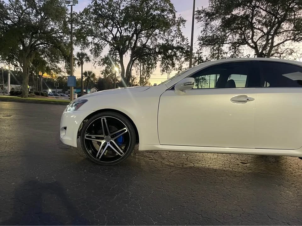 2010 Lexus IS 2nd Gen - Image 5 of 17