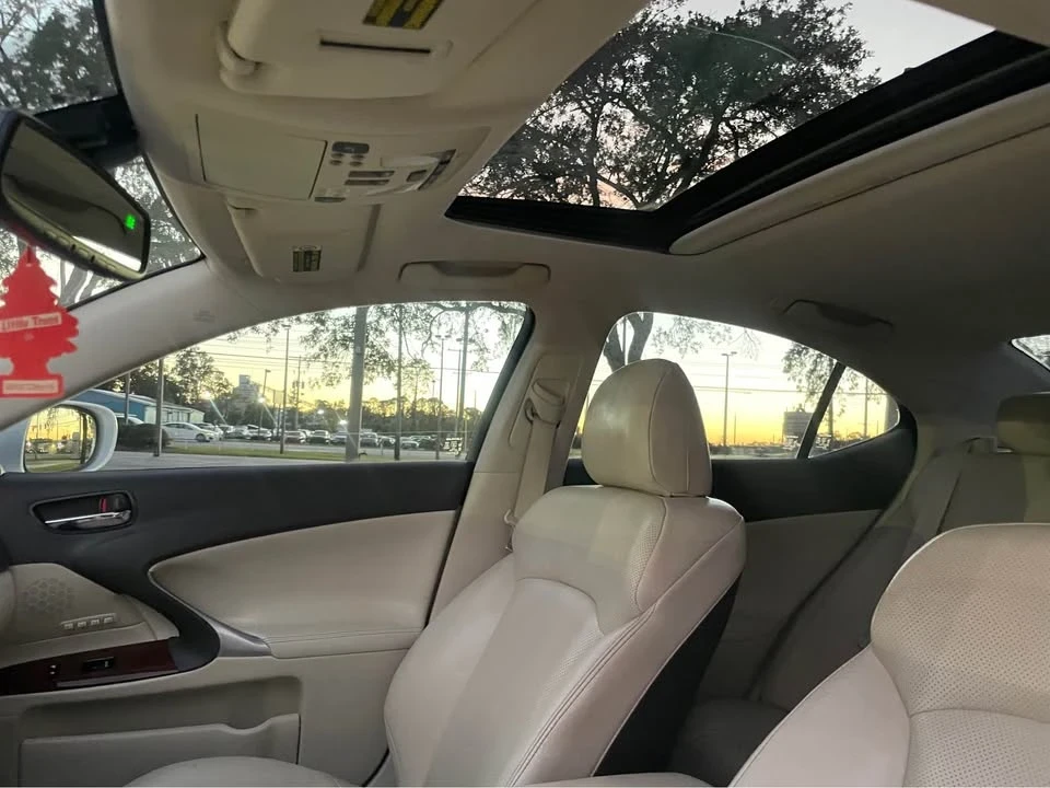 2010 Lexus IS 2nd Gen - Image 14 of 17