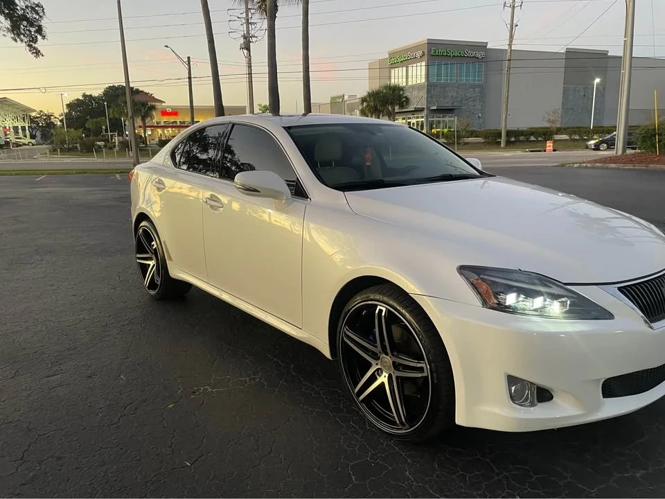 2010 Lexus IS 2nd Gen - Image 10 of 17