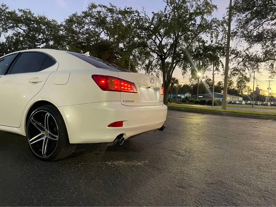 2010 Lexus IS 2nd Gen - Image 4 of 17