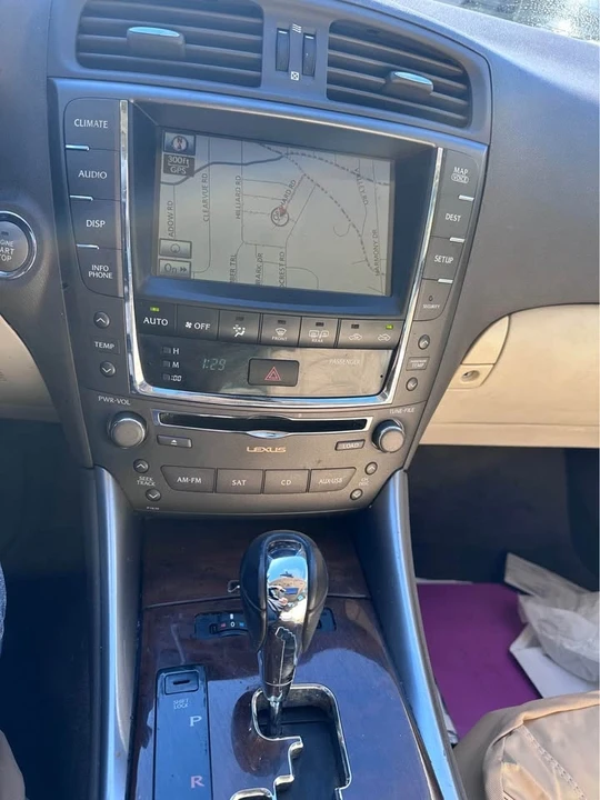 2010 Lexus IS 2nd Gen - Image 19 of 20