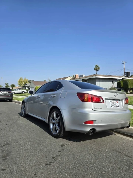 2010 Lexus IS 2nd Gen - Image 6 of 20