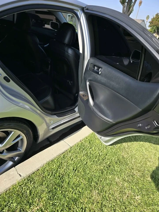2010 Lexus IS 2nd Gen - Image 9 of 20