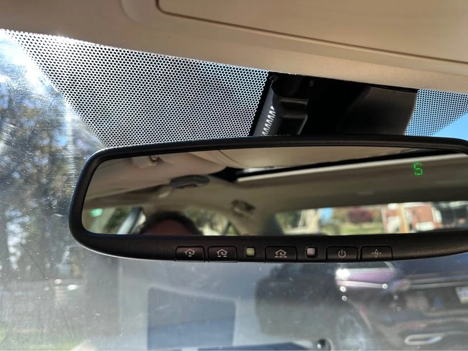 2010 Lexus IS 2nd Gen - Image 17 of 20