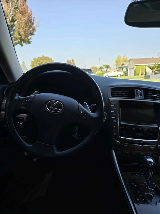 2010 Lexus IS 2nd Gen - Image 14 of 20