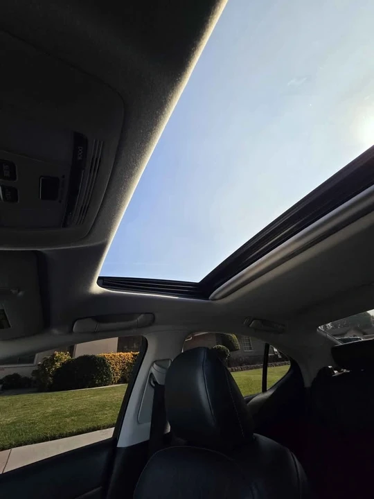 2010 Lexus IS 2nd Gen - Image 19 of 20