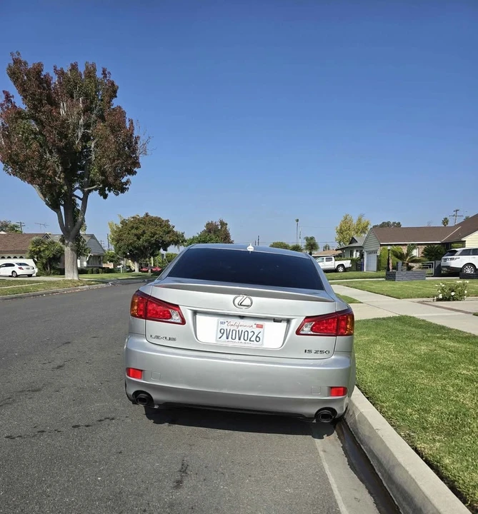 2010 Lexus IS 2nd Gen - Image 5 of 20
