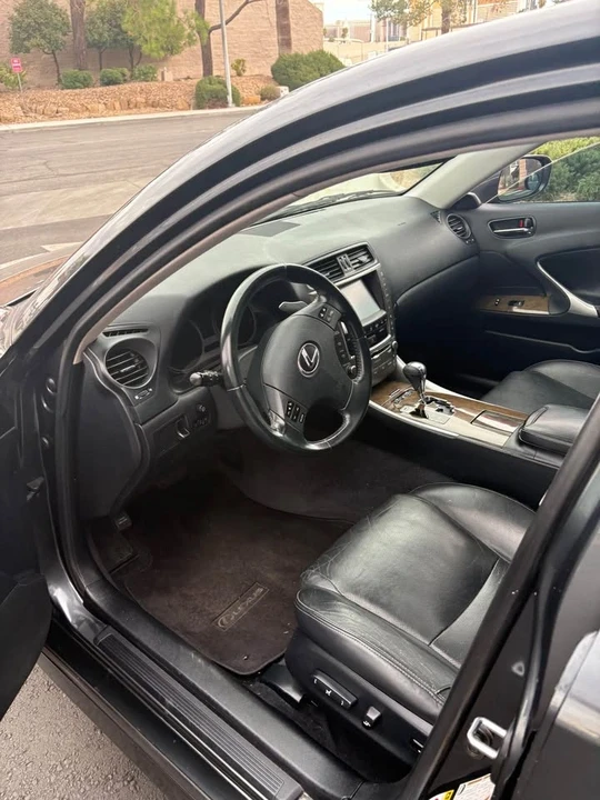 2010 Lexus IS 2nd Gen - Image 7 of 11