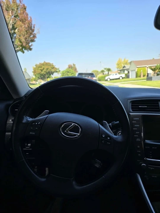 2010 Lexus IS 2nd Gen - Image 15 of 20