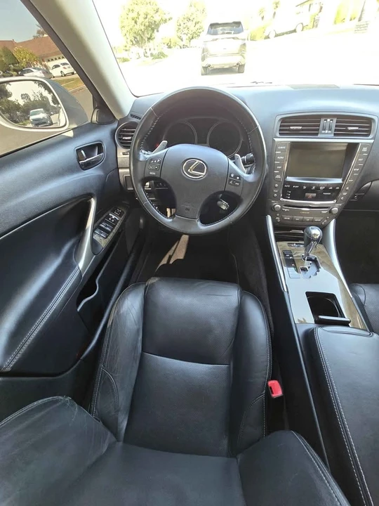 2010 Lexus IS 2nd Gen - Image 13 of 20