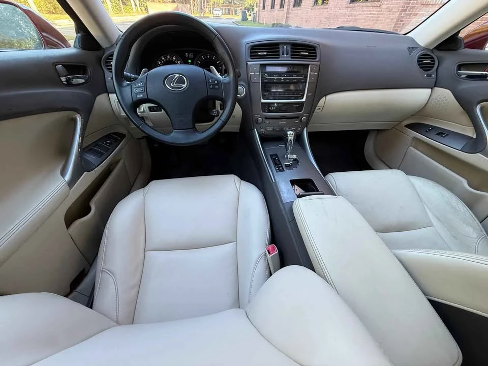 2010 Lexus IS 2nd Gen - Image 16 of 20