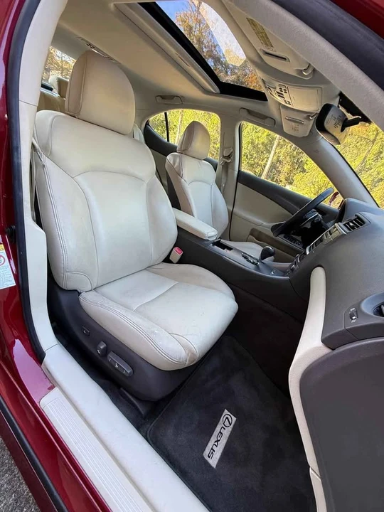2010 Lexus IS 2nd Gen - Image 18 of 20