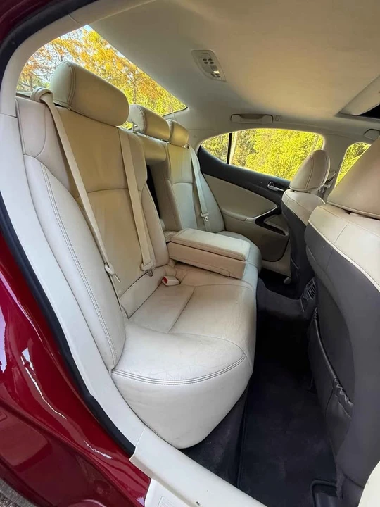2010 Lexus IS 2nd Gen - Image 17 of 20