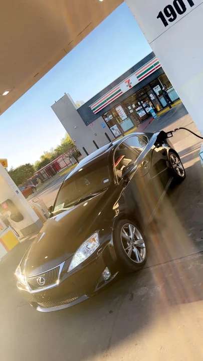 2010 Lexus IS 2nd Gen - Image 2 of 2