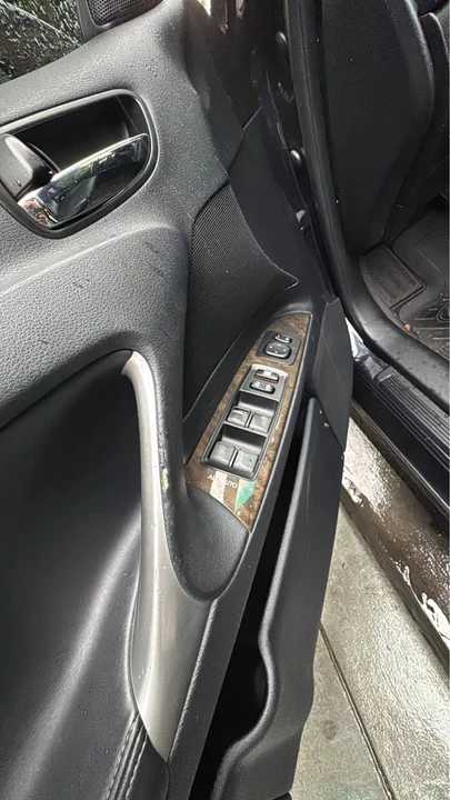 2010 Lexus IS 2nd Gen - Image 14 of 19
