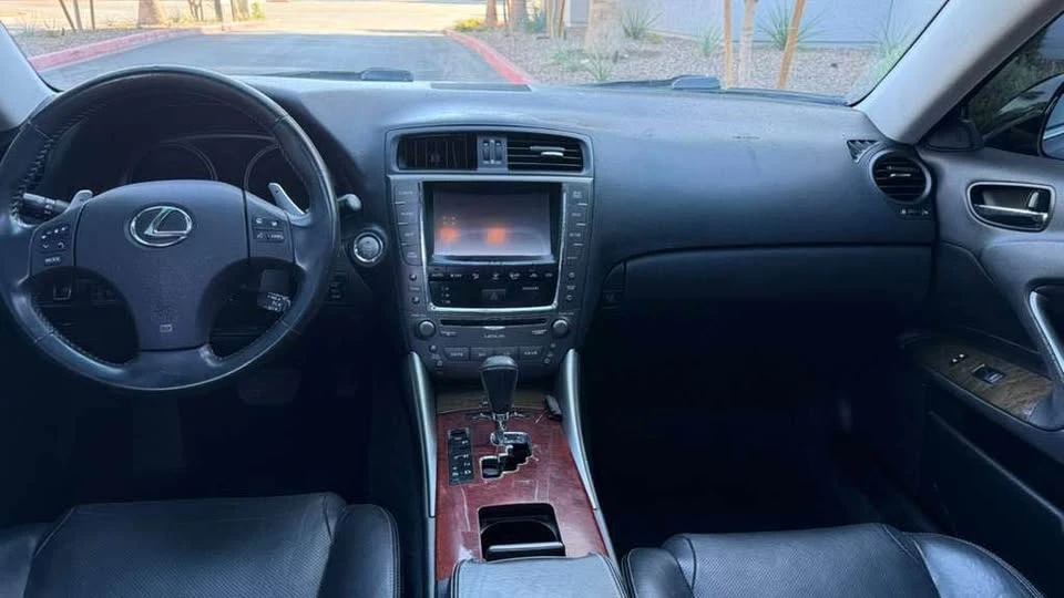 2010 Lexus IS 2nd Gen - Image 18 of 19