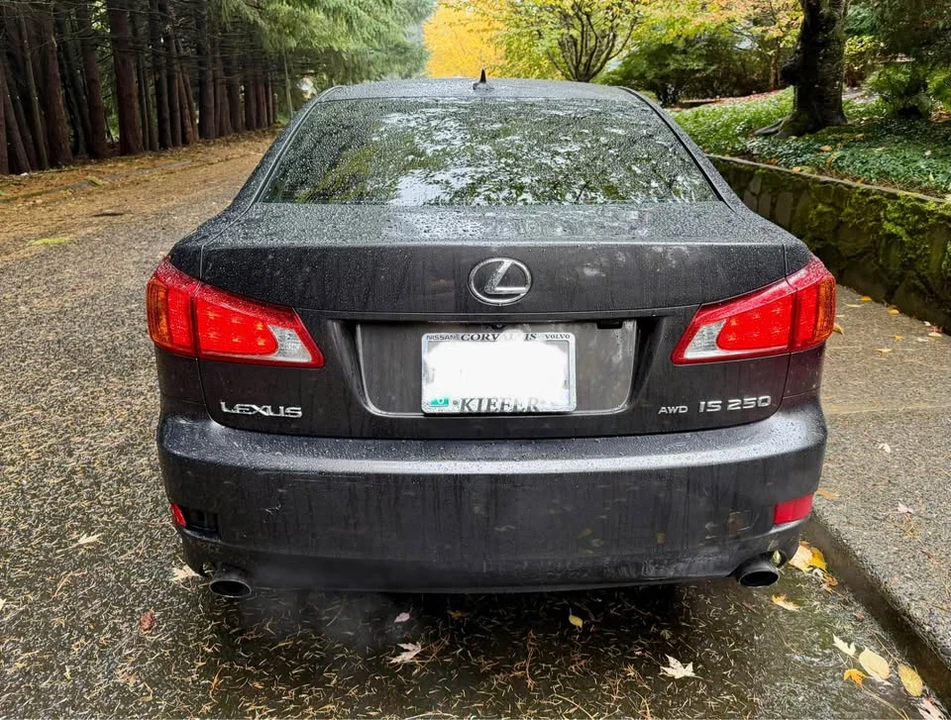 2010 Lexus IS 2nd Gen - Image 6 of 14