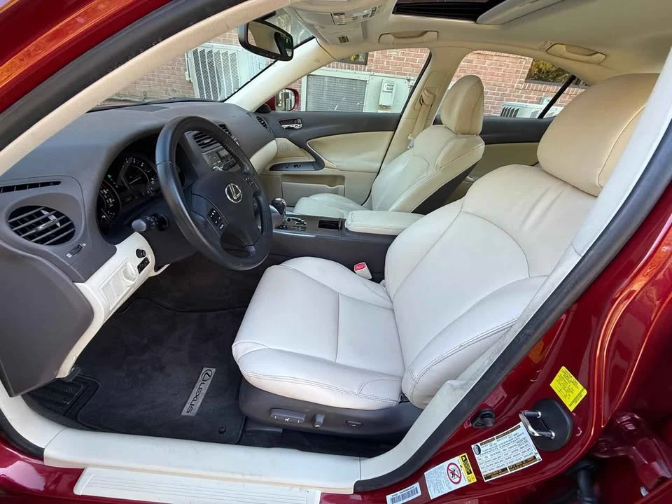 2010 Lexus IS 2nd Gen - Image 14 of 20