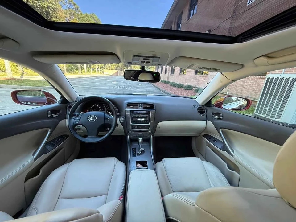 2010 Lexus IS 2nd Gen - Image 15 of 20