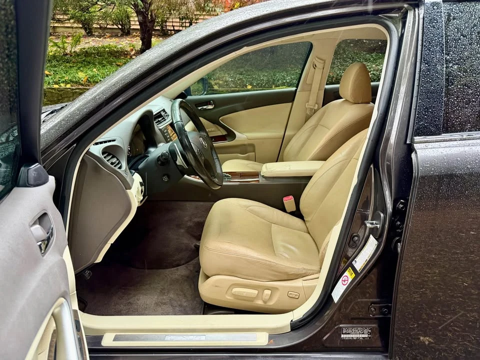 2010 Lexus IS 2nd Gen - Image 8 of 14