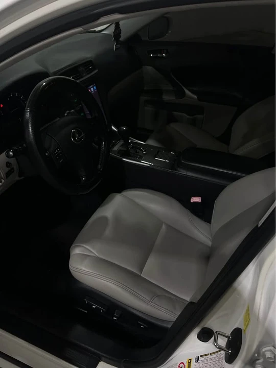 2010 Lexus IS 2nd Gen - Image 4 of 10