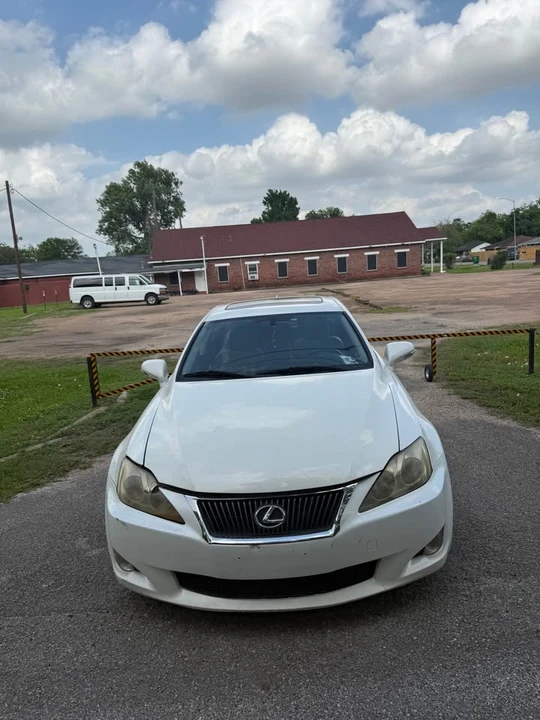 2010 Lexus IS 2nd Gen - Image 6 of 8