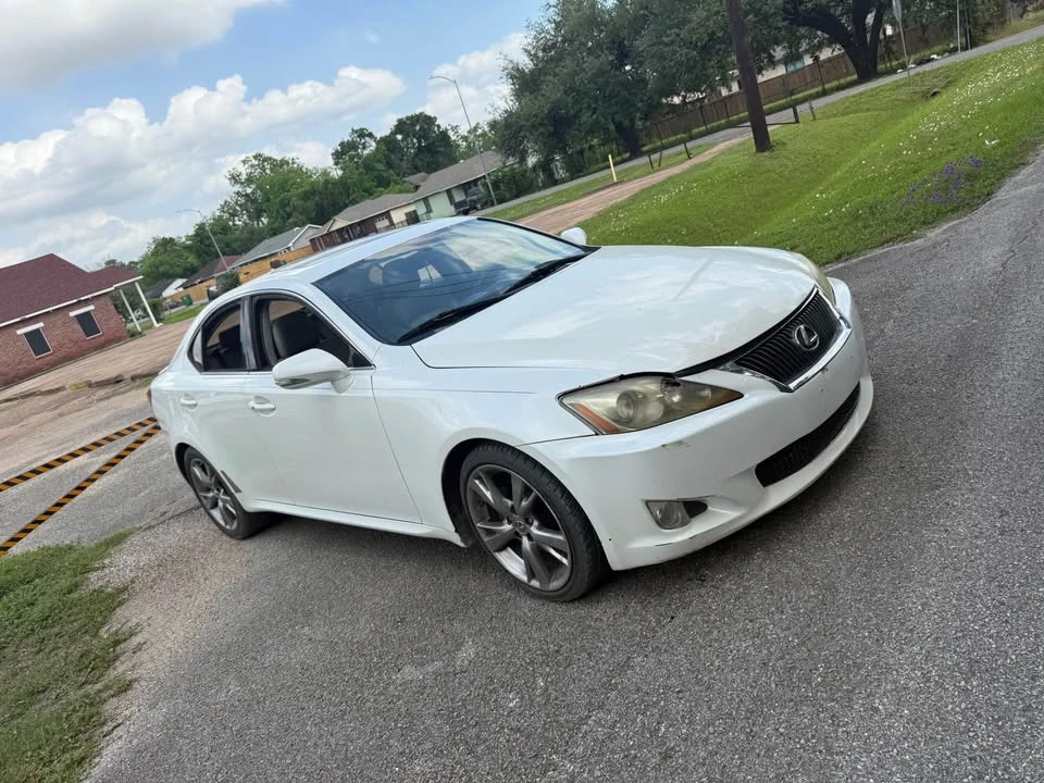 2010 Lexus IS 2nd Gen - Image 4 of 8
