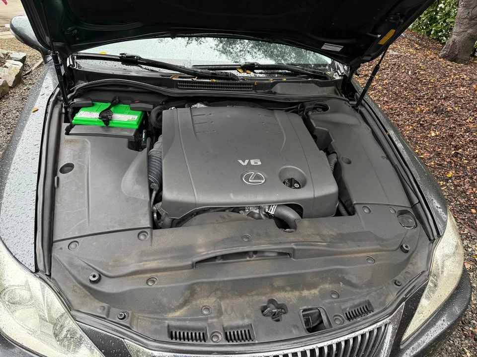 2010 Lexus IS 2nd Gen - Image 6 of 8