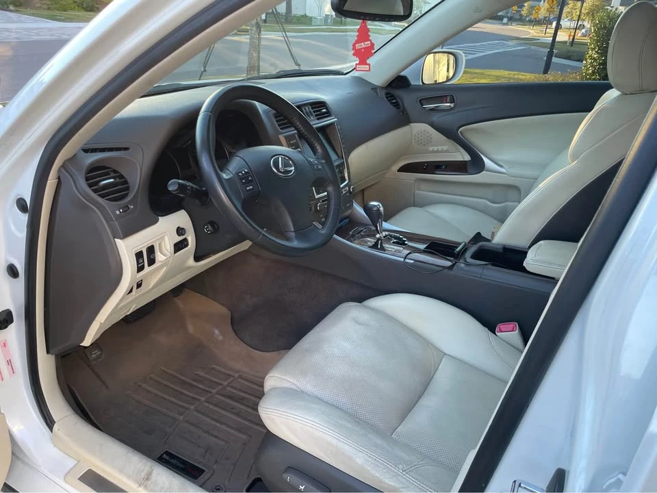 2010 Lexus IS 2nd Gen - Image 11 of 13