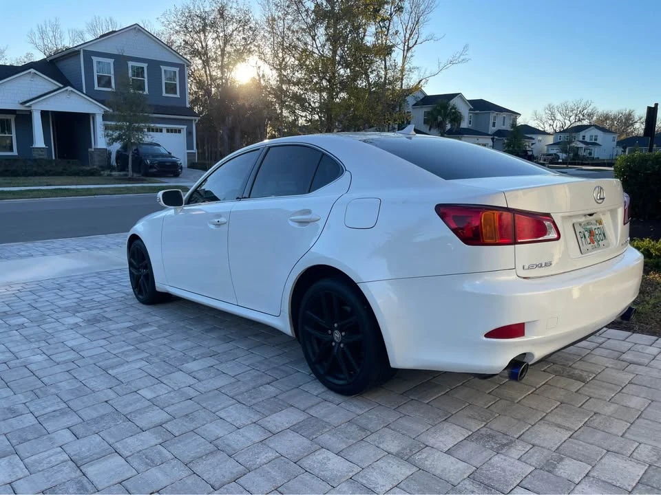 2010 Lexus IS 2nd Gen - Image 8 of 13