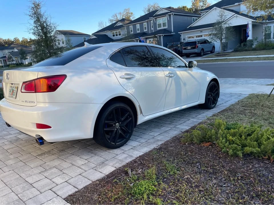 2010 Lexus IS 2nd Gen - Image 7 of 13
