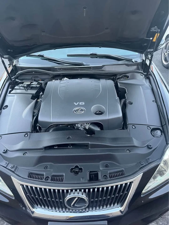 2010 Lexus IS 2nd Gen - Image 19 of 20