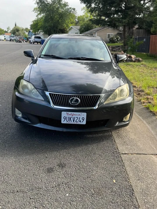 2010 Lexus IS 2nd Gen - Image 8 of 17