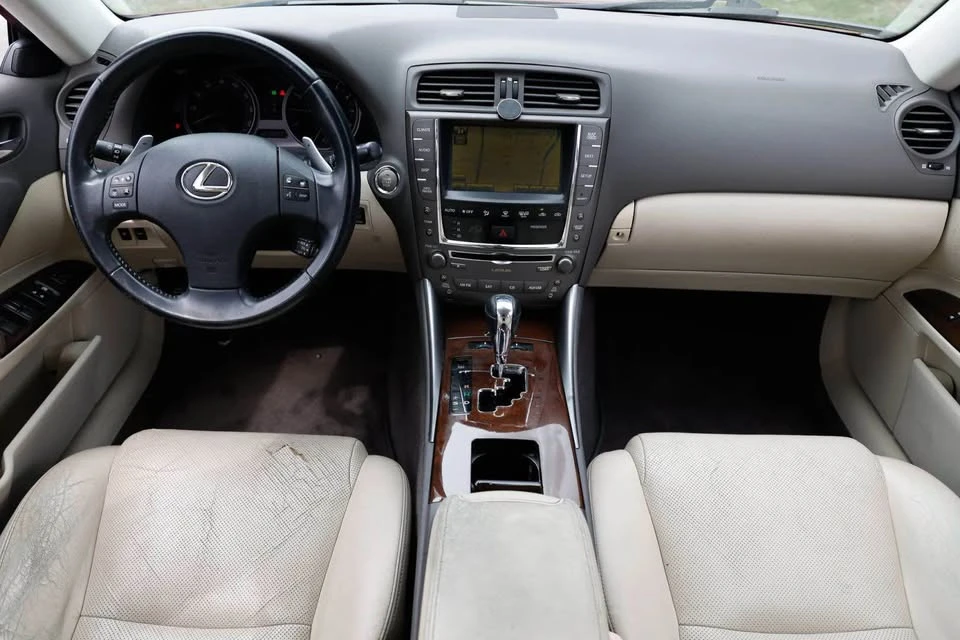 2010 Lexus IS 2nd Gen - Image 14 of 17