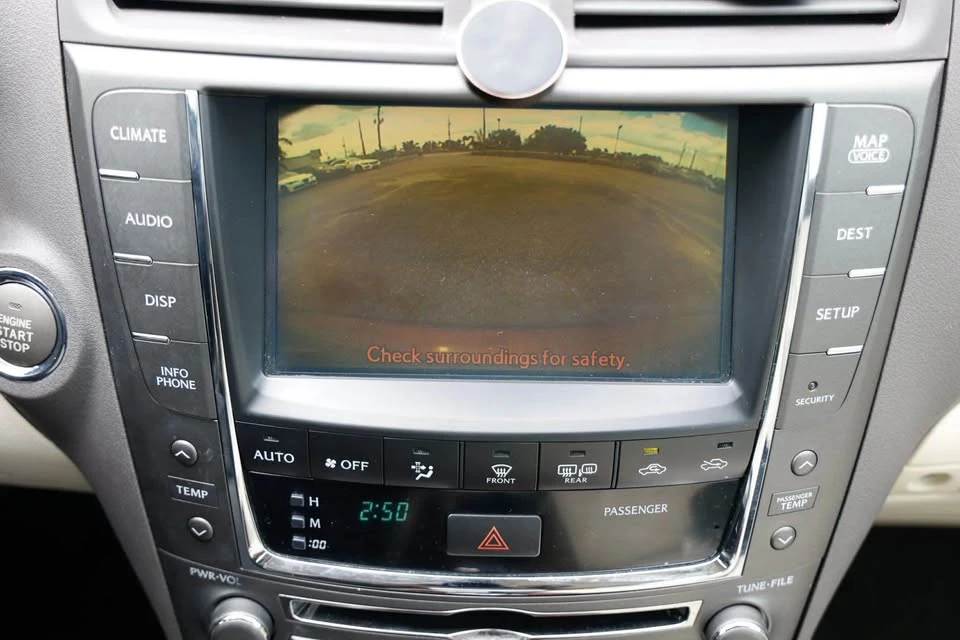 2010 Lexus IS 2nd Gen - Image 15 of 17