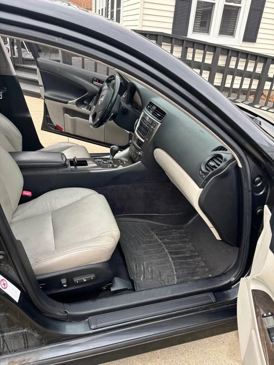 2010 Lexus IS 2nd Gen - Image 8 of 13