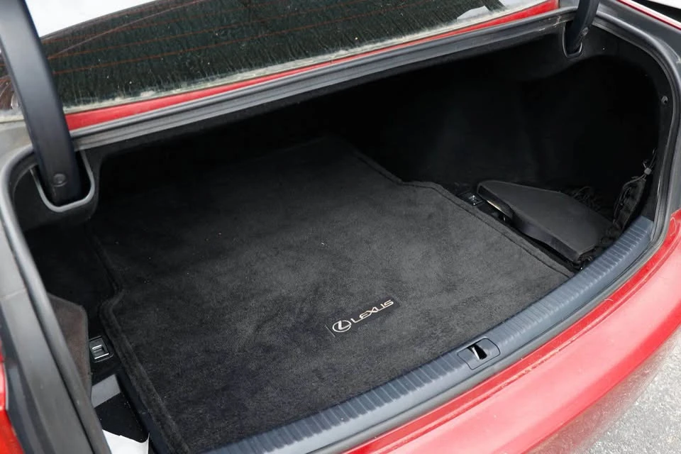 2010 Lexus IS 2nd Gen - Image 16 of 17