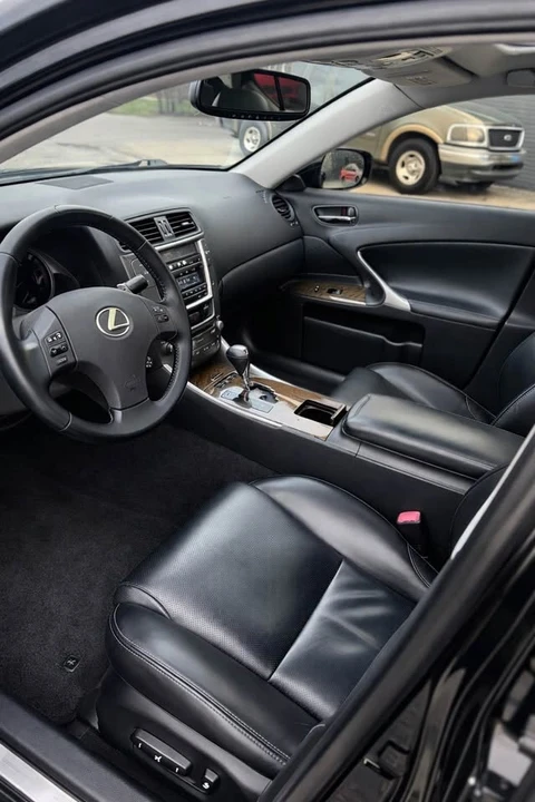 2010 Lexus IS 2nd Gen - Image 6 of 8