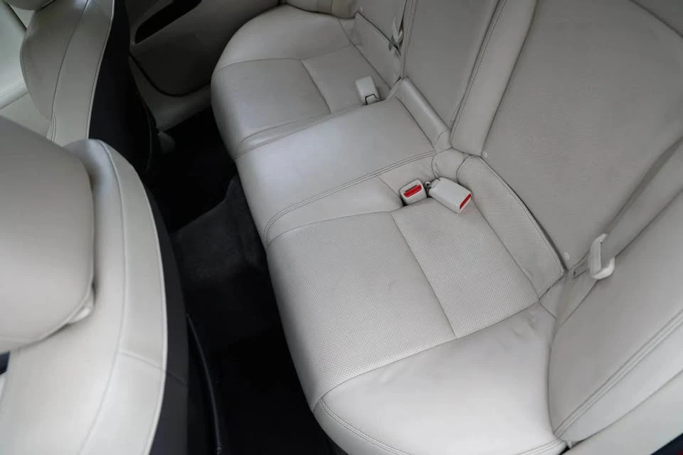 2010 Lexus IS 2nd Gen - Image 12 of 17