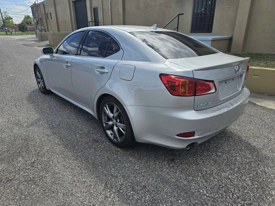 2010 Lexus IS 2nd Gen - Image 4 of 11