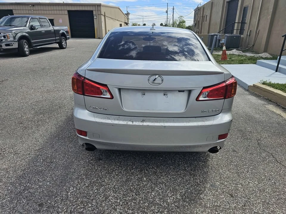 2010 Lexus IS 2nd Gen - Image 5 of 11
