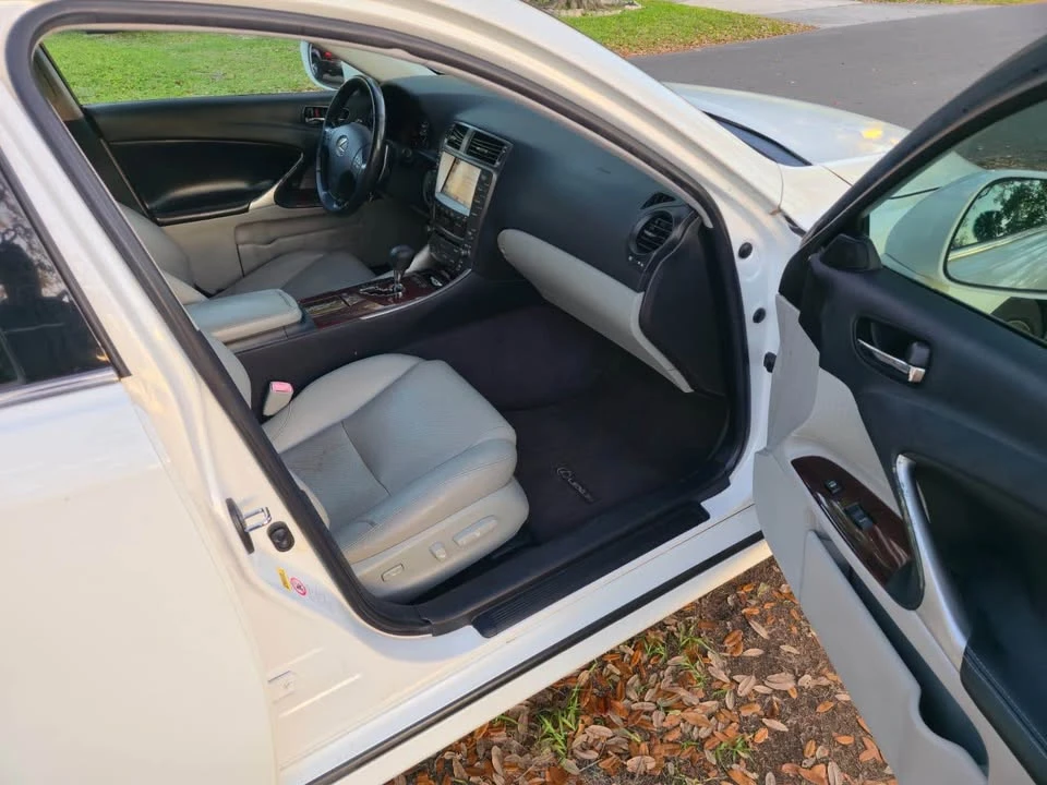 2010 Lexus IS 2nd Gen - Image 7 of 9