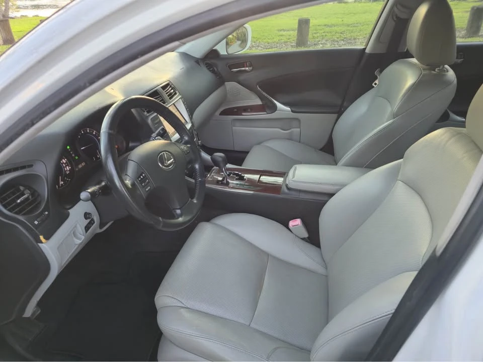 2010 Lexus IS 2nd Gen - Image 5 of 9