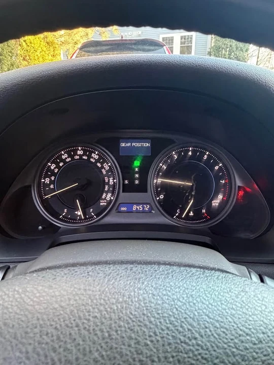 2010 Lexus IS 2nd Gen - Image 5 of 12