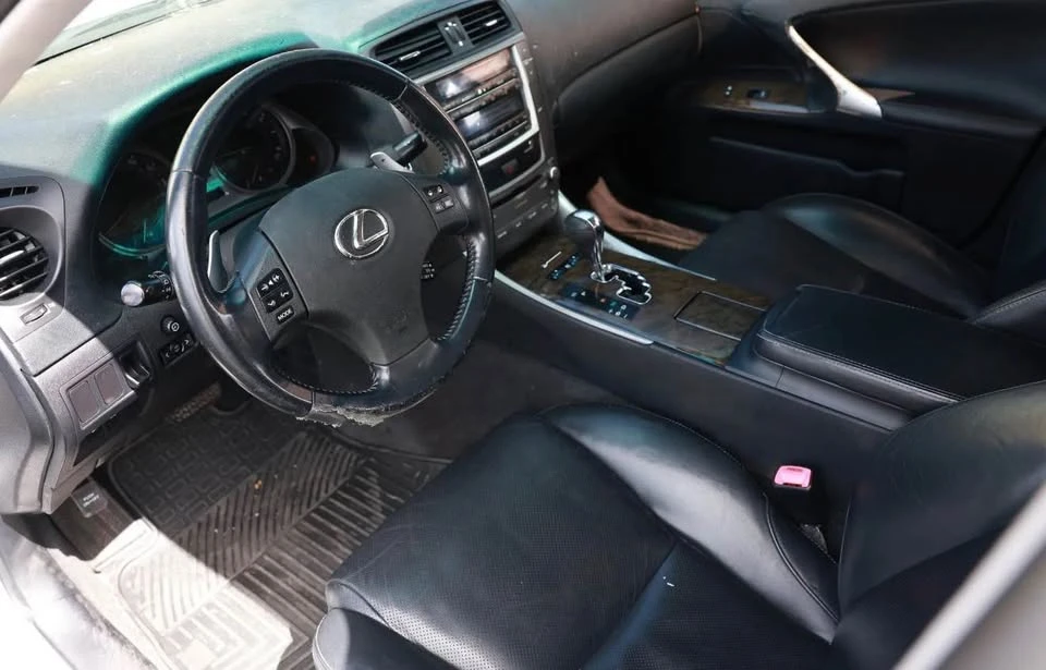 2010 Lexus IS 2nd Gen - Image 9 of 12