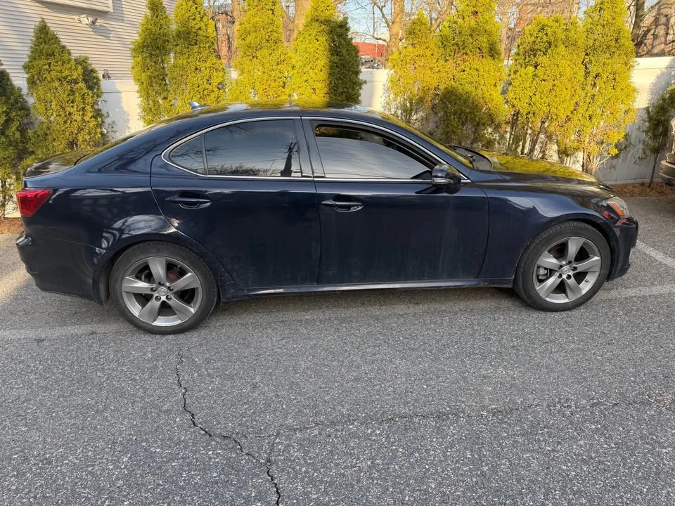 2010 Lexus IS 2nd Gen - Image 9 of 12